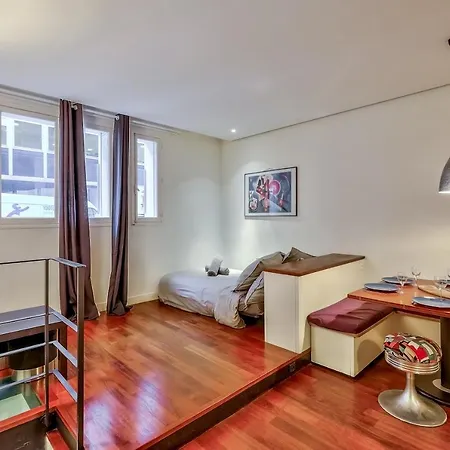 Champs-elysees Apartment